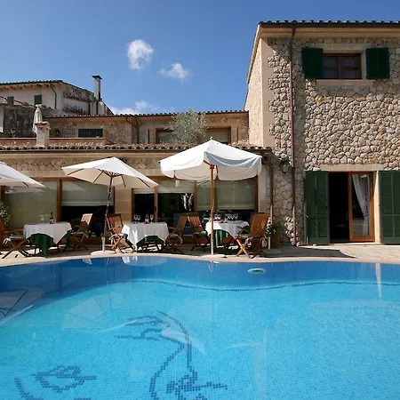 Hotel De Lluc